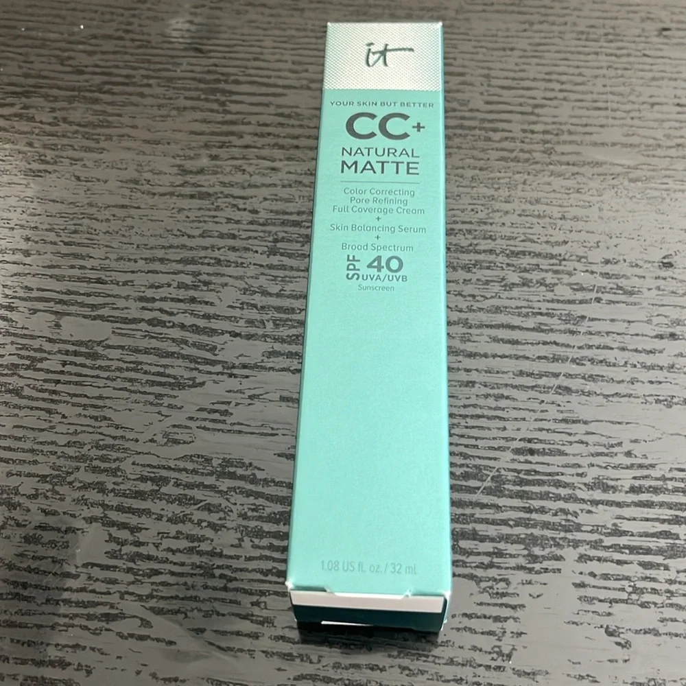 CC plus natural matte in shade Light Medium Warm. NWT/NIB